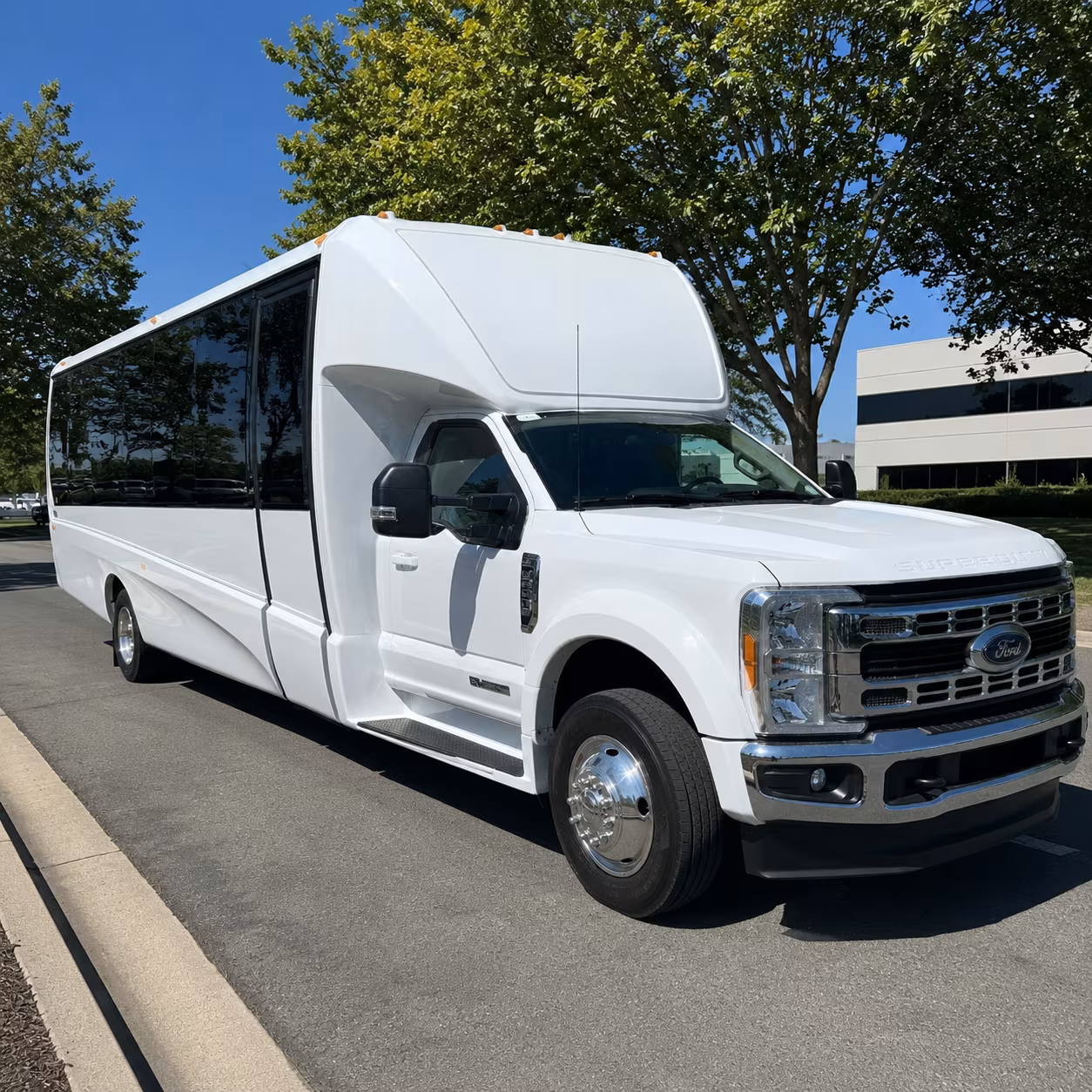 minibus rentals for small group wine tours near rialto