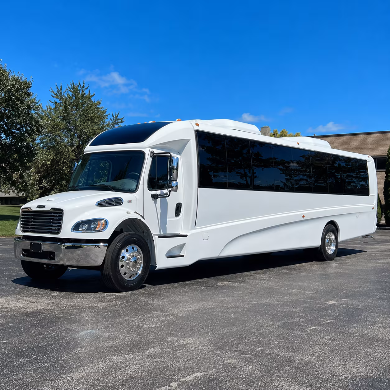 rialto 35 passenger minibus