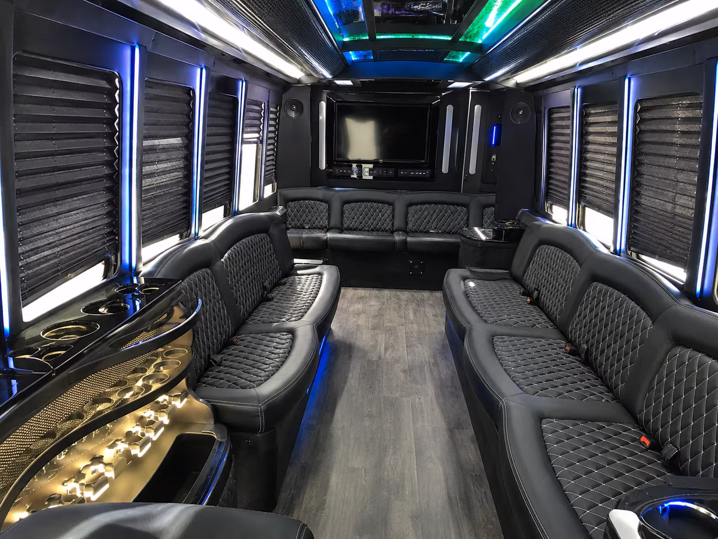why rent using rialtominibuscompany com